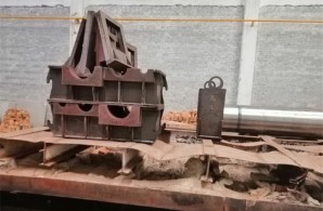 特大型打砂設(shè)備，對(duì)所有特大型金屬件表面打砂清除表面雜質(zhì)